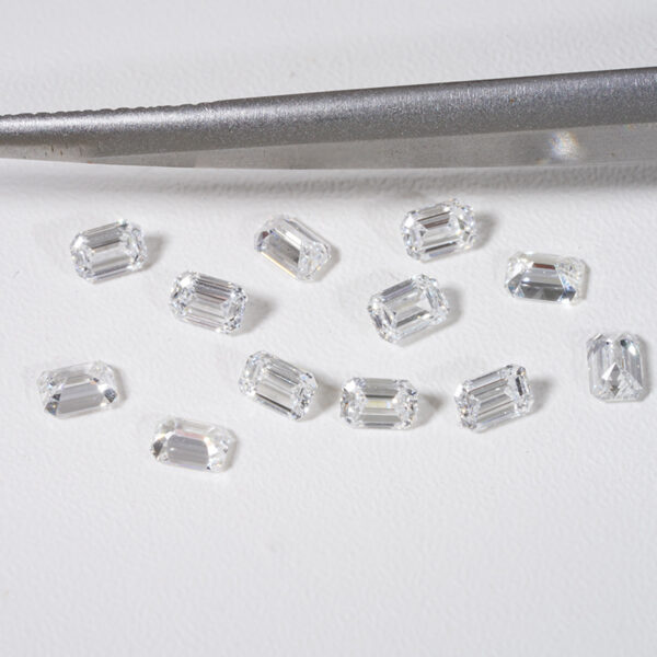 Emerald, diamond, small diamond - Image 4